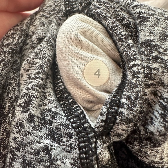 Lulu Lemon Black/White Marble Coloring Full Length Leggings Size 4 - Picture 5 of 5